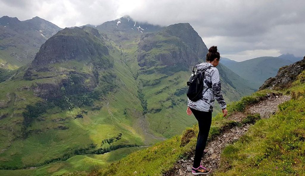 Caminata por la ruta de senderismo en Munros, cerca de Aviemore