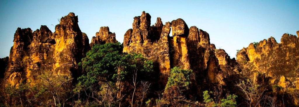 Bosques y formaciones rocosas en Burkina Faso