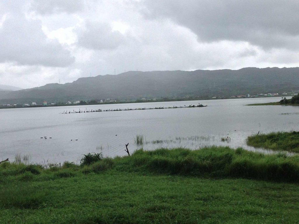 Lago Longluan en el Parque Nacional Kenting, Taiwán