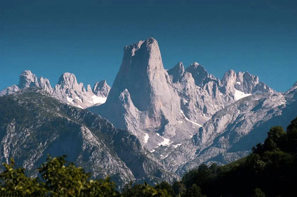 Naranjo de Bulnes en los Picos de Europa