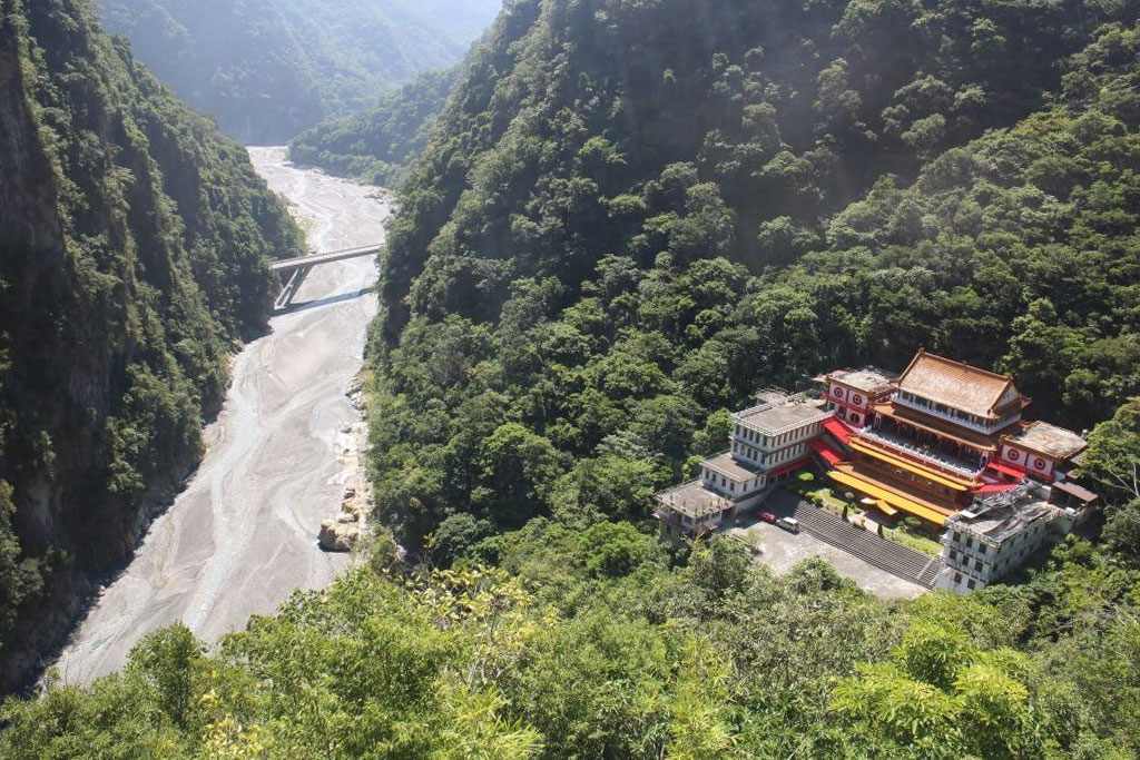 Templo de la Eterna Primavera (Changchun) en el Parque Nacional Taroko, Taiwán