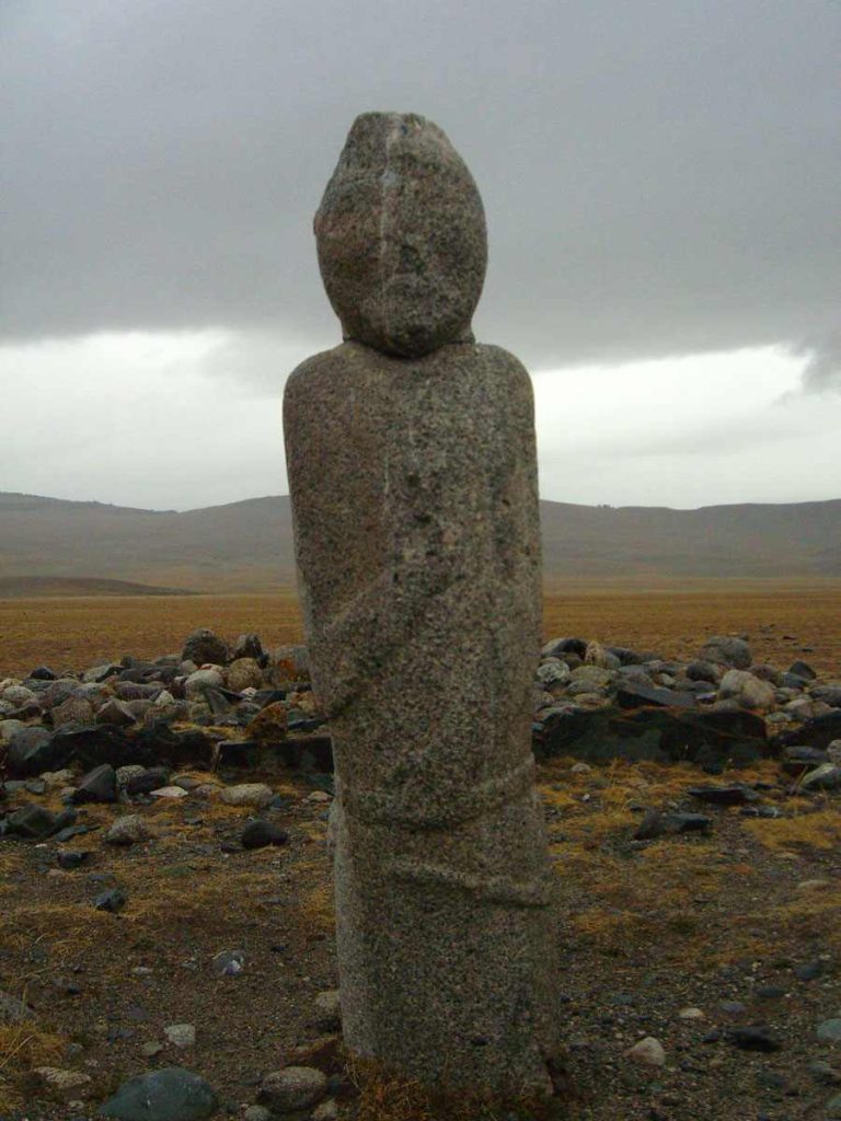 Tumbas de la Edad de Bronce en el parque nacional Altai Tavan Bogd, Mongolia