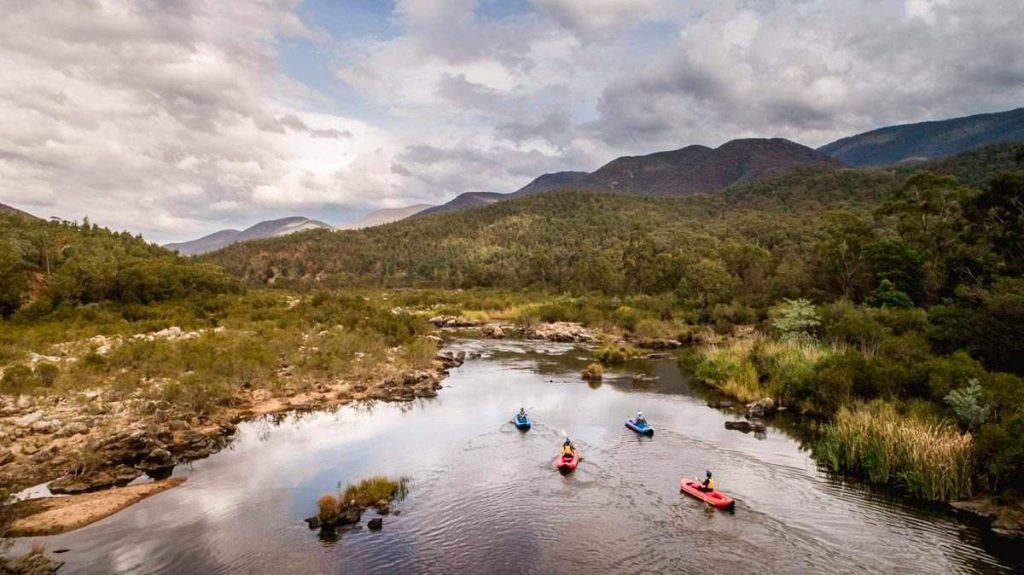 Activités nautiques dans le parc national de Kosciuszko, Australie